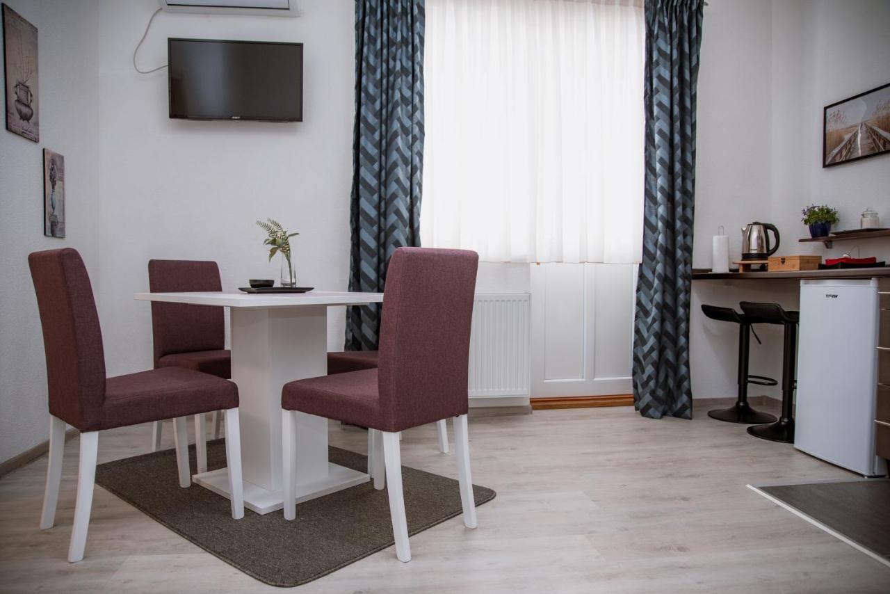 Guest House Mylan Licko Petrovo Selo Luaran gambar