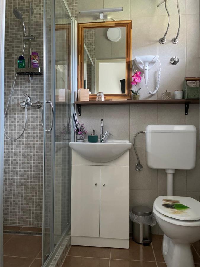 Guest House Mylan Licko Petrovo Selo Luaran gambar
